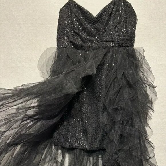 💥💥BOMBSHELL!💥💥MAC DUGGAL Ruffled Glittery Gown in Black Sequin & Tulle - Picture 10 of 14